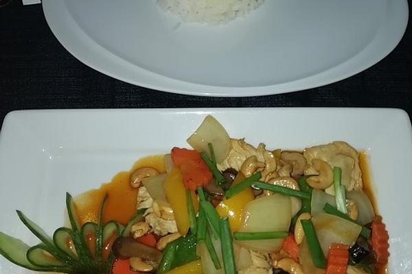 Fried Chicken Breast with Cashew Nuts