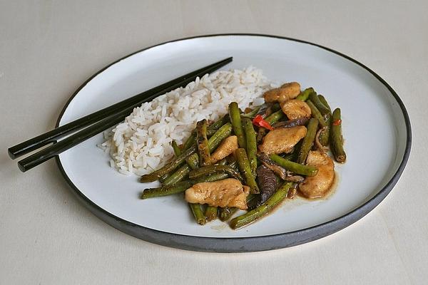 Fried Green Beans with Shiitake Mushrooms and Chicken