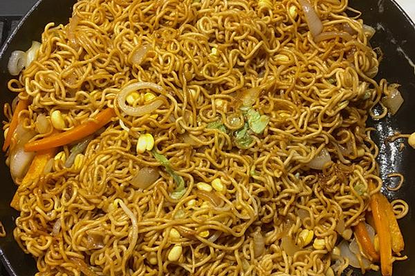 Fried Noodles Asia Style
