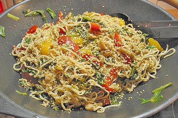 Fried Noodles with Toasted Sesame Seeds