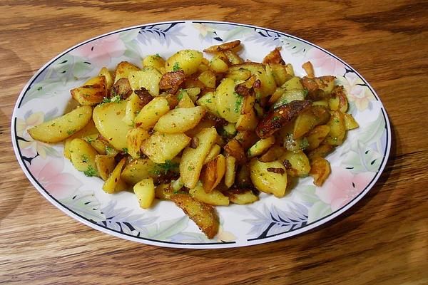 Fried Potatoes with Marjoram and Caraway Seeds