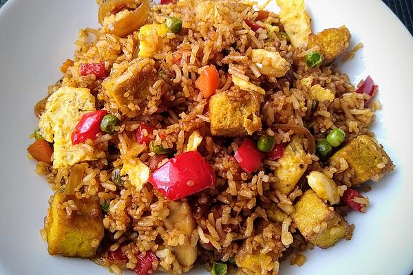 Fried Rice with Chicken Breast, Egg and Vegetables