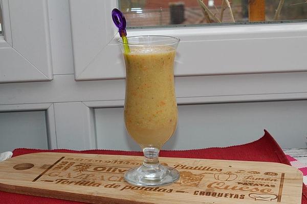 Fruit Smoothie with Ginger and Orange