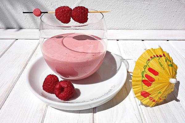 Fruits – Cream Yogurt – Delicious with Raspberries or Strawberries