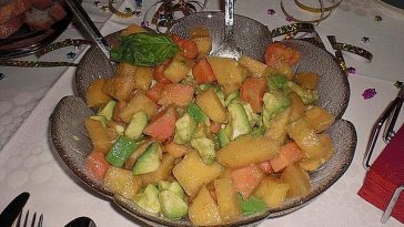 Melon – Avocado – Salad with Prawns