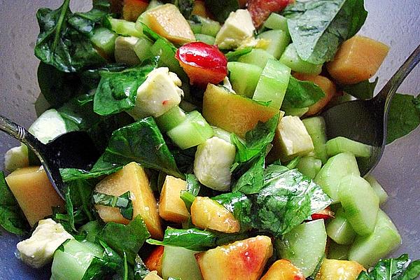 Fruity Cucumber and Spinach Salad