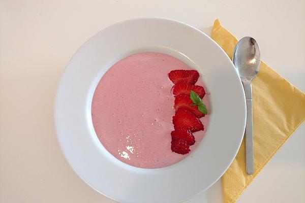 Fruity, Refreshing Breakfast Soup with Strawberries