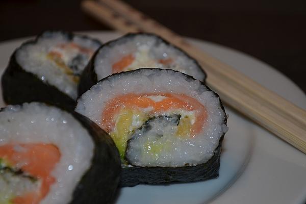 Futomaki, Sushi with Smoked Salmon and Cream Cheese
