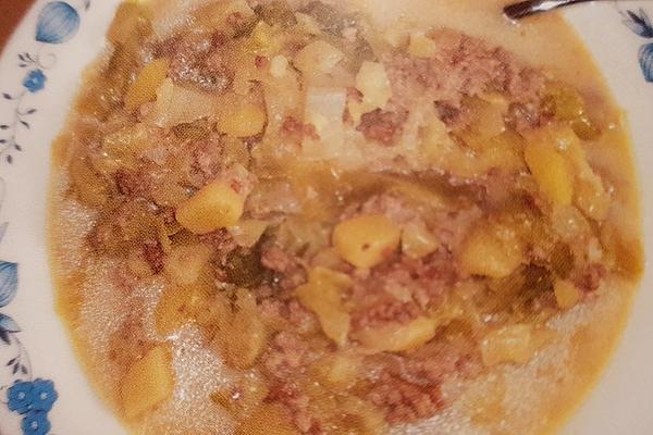 Gaby`s Pointed Cabbage Stew with Minced Meat and Cheese
