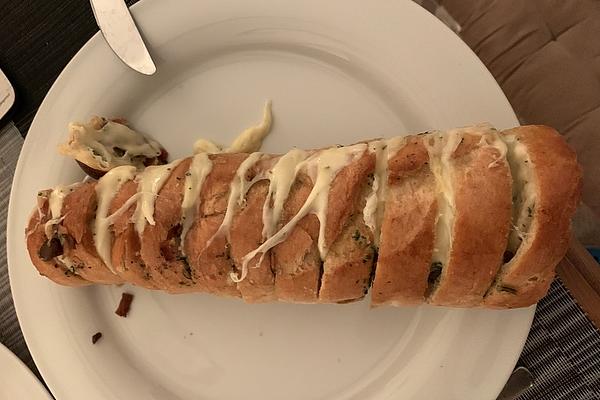 Garlic Baguette with Chicken and Cheese