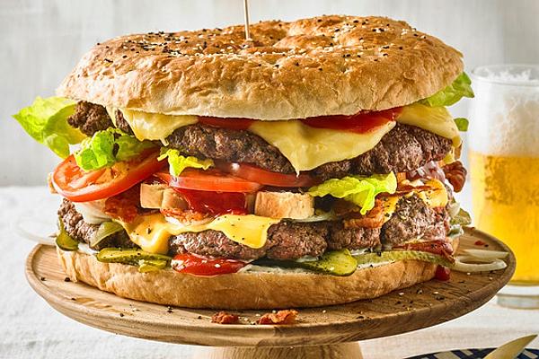 Giant Hamburger for 6 People