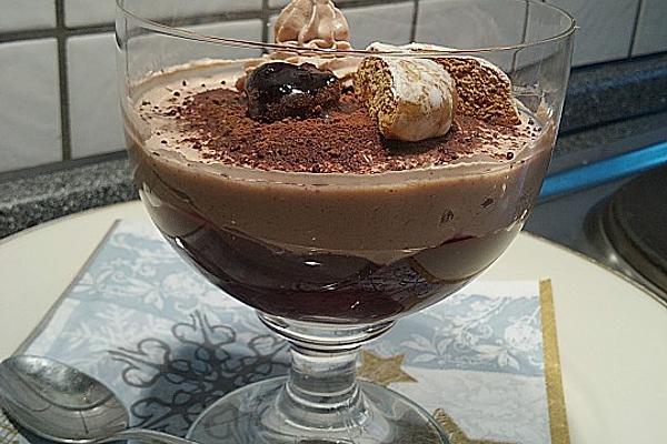 Gingerbread Cream with Cherries