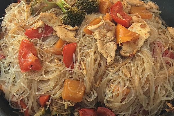 Glass Noodles with Chicken Breast and Vegetables Asia Style