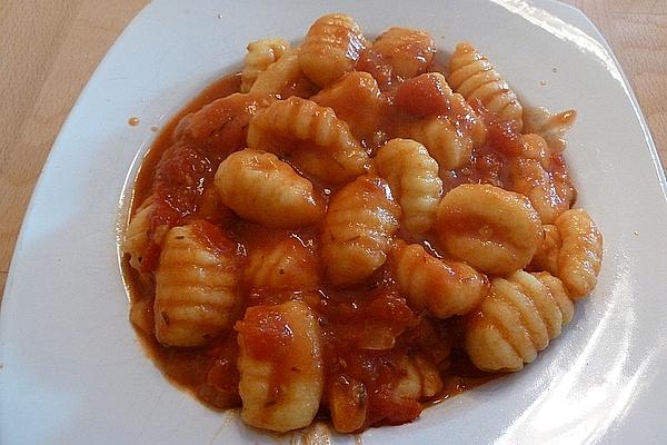 Gnocchi Con Pomodori All`arrabiata