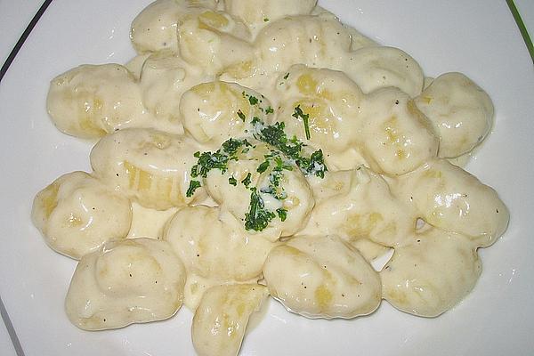 Gnocchi with Garlic Cream Sauce