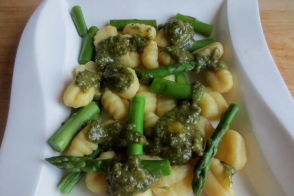 Gnocchi with Green Asparagus and Genovese Pesto