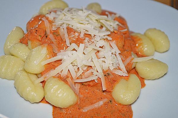 Gnocchi with Pesto – Tomato Sauce
