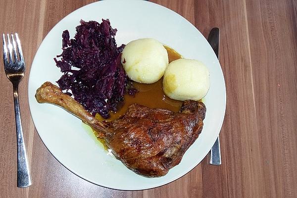 Goose Legs from Oven with Cinnamon and Red Wine Sauce