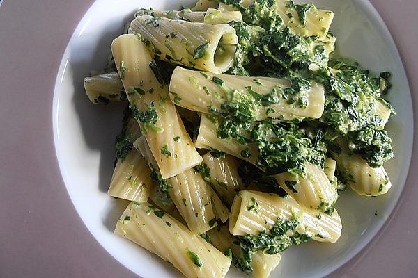 Gorgonzola and Spinach Sauce with Pasta