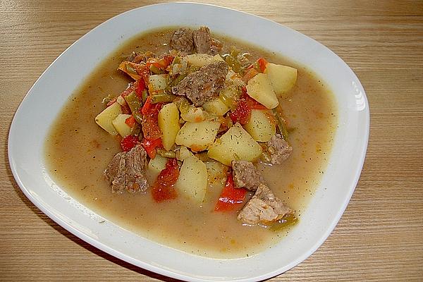 Goulash – Vegetable Stew from Roman Pot