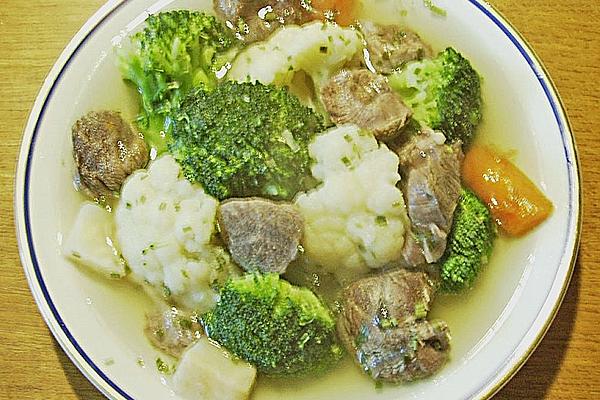 Grandma`s Good Cauliflower Broccoli Stew with Beef