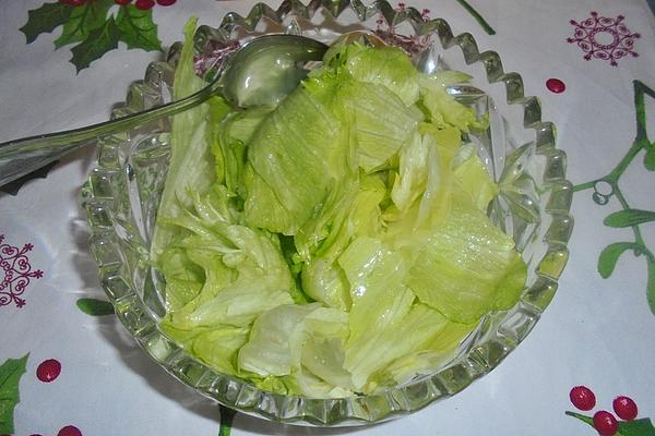 Grandma`s Iceberg Lettuce with Lemon Dressing