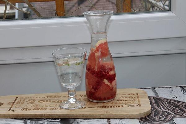 Grapefruit Pomegranate Water