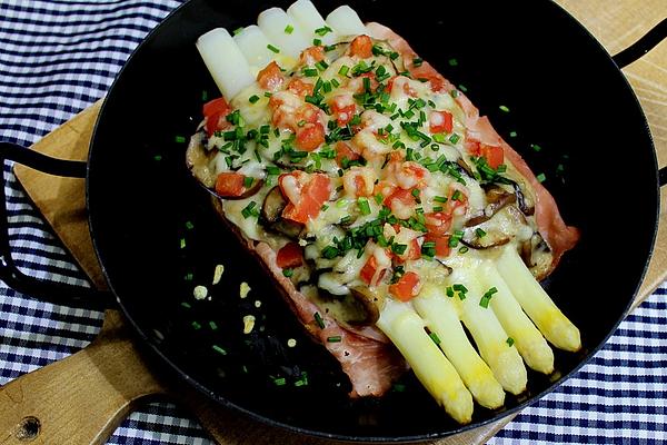 Gratinated Asparagus Toast