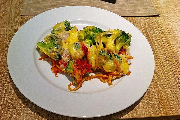 Gratinated Broccoli on Tomato Spaghetti