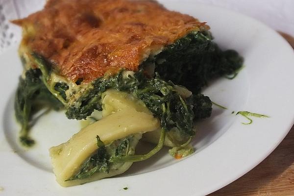 Gratinated Maultaschen with Spinach Leaves