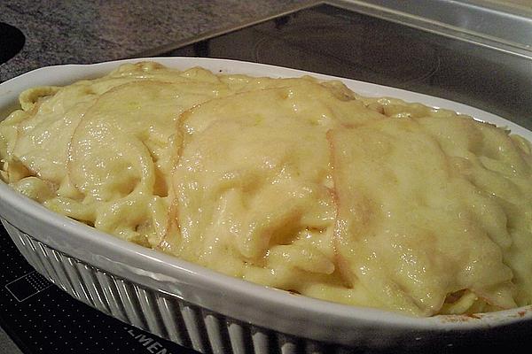 Gratinated Spaetzle Pan with Sliced ​​cream
