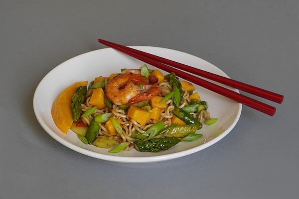 Green Asparagus with Mango, Prawns and Mie Noodles