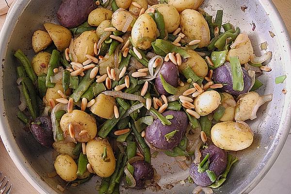 Green Beans with Potatoes and Pine Nuts