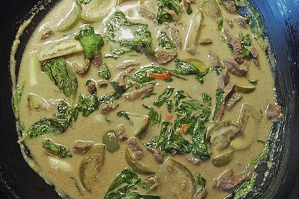 Green Beef Curry