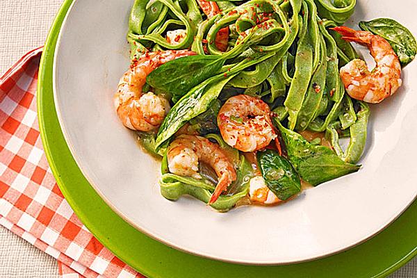 Green Pasta with Spinach and Scampi