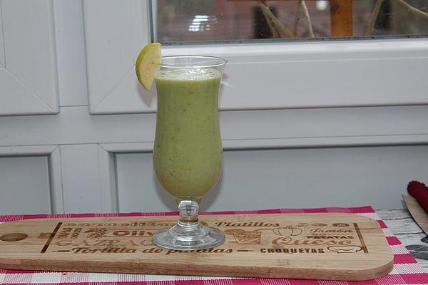 Green Salad Smoothie with Avocado