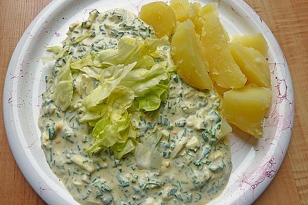 Green Sauce with Eggs and Lettuce