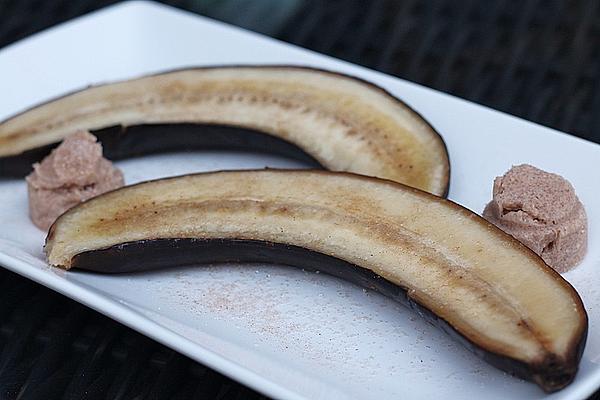 Grilled Bananas with Cinnamon Butter