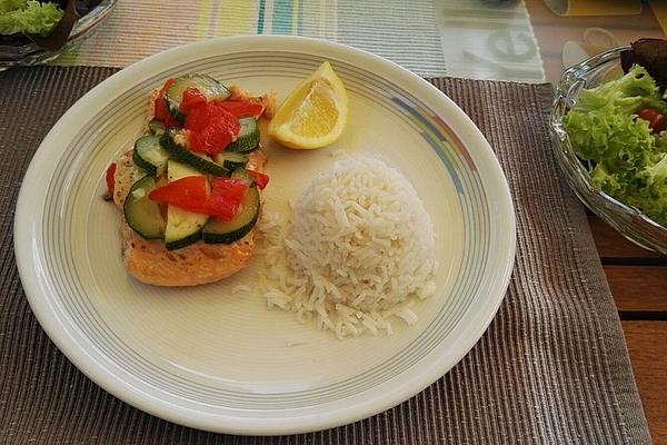 Grilled, Marinated Salmon with Zucchini