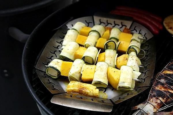 Halloumi-zucchini-mango Skewers for Grilling