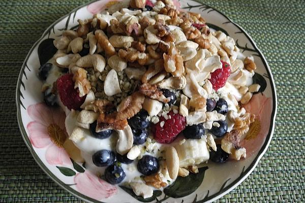 Healthy Breakfast with Berries and Yogurt