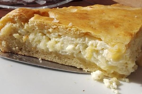Hearty Cheesecake with Yeast Dough