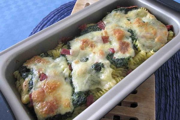 Hearty Pasta Casserole with Spinach and Ham