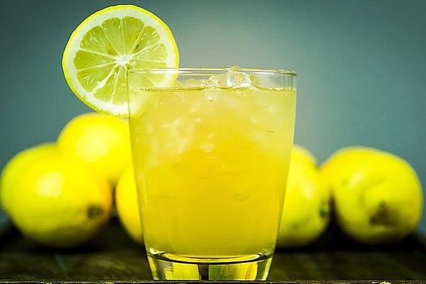 Homemade Lemon Iced Tea