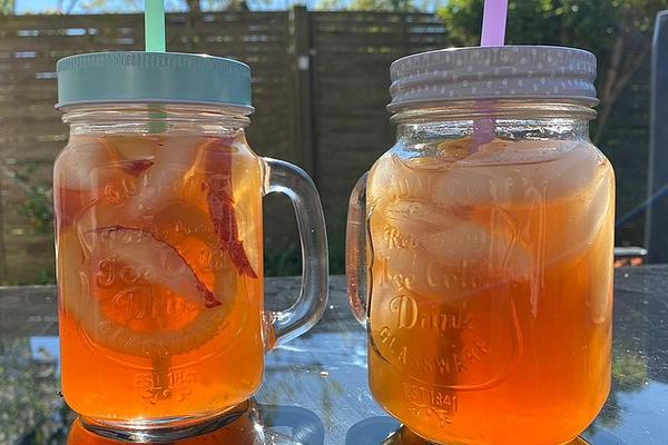 Homemade Peach Iced Tea