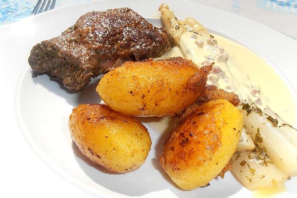 Hoof Steak with Parmesan Potatoes