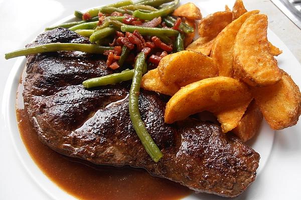 Horse Steak with Spicy Onion Sauce