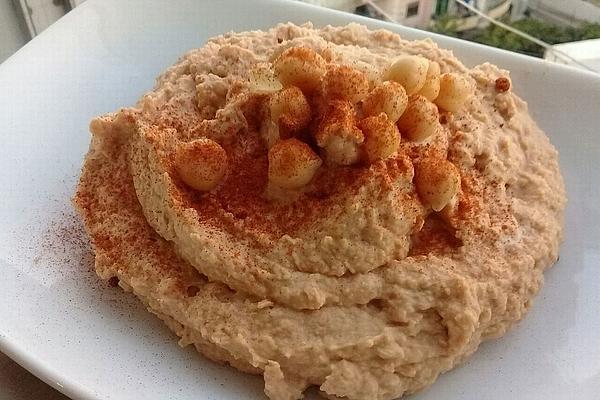 Hummus with Paprika
