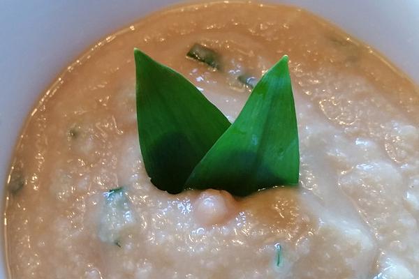 Hummus with Wild Garlic