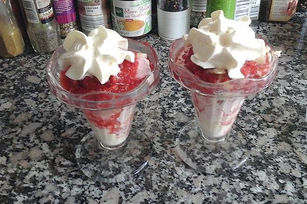 Ice Cream Cocktail Strawberry – Vanilla